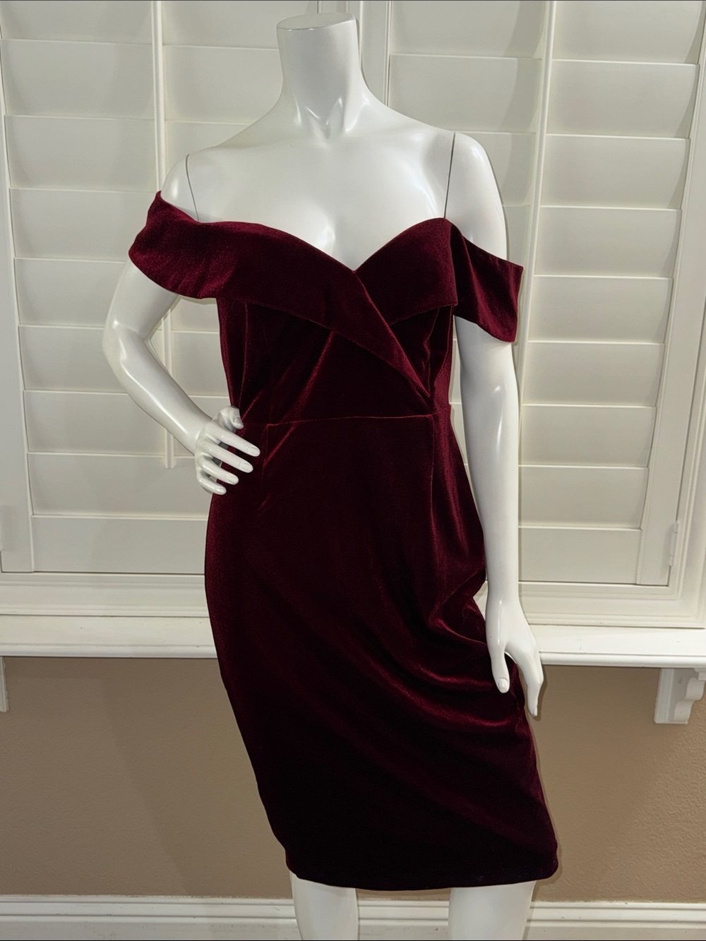 Bardot Bella Off The Shoulder Velvet Sheath Dress Cabernet
